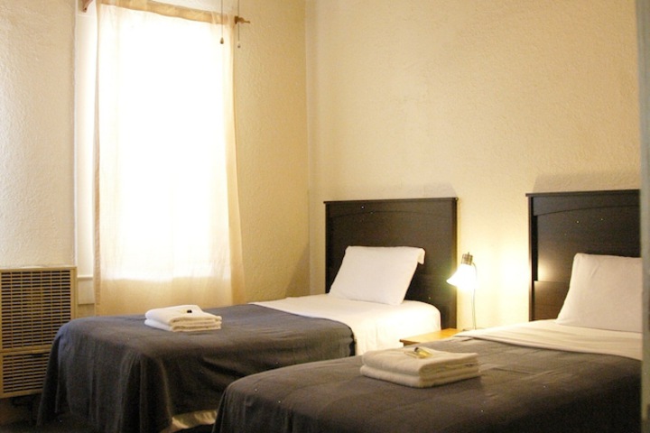 Room 13 of 27