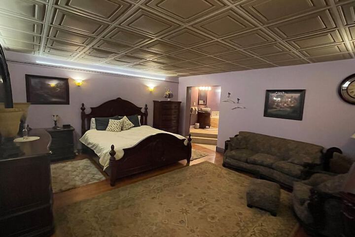 Room 11 of 36