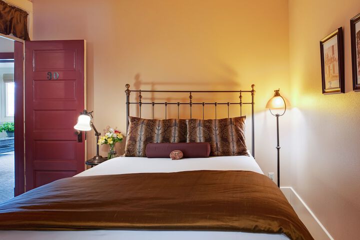 Chamberlin Inn Cody