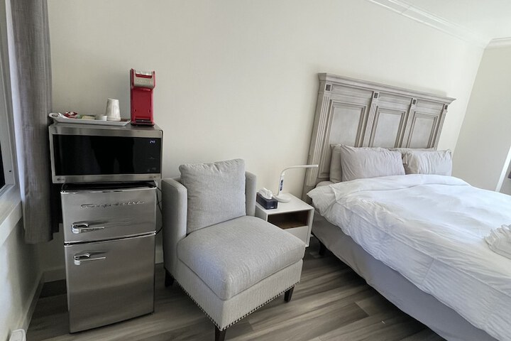 Room 40 of 94