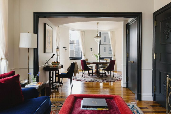Room 4 of 73