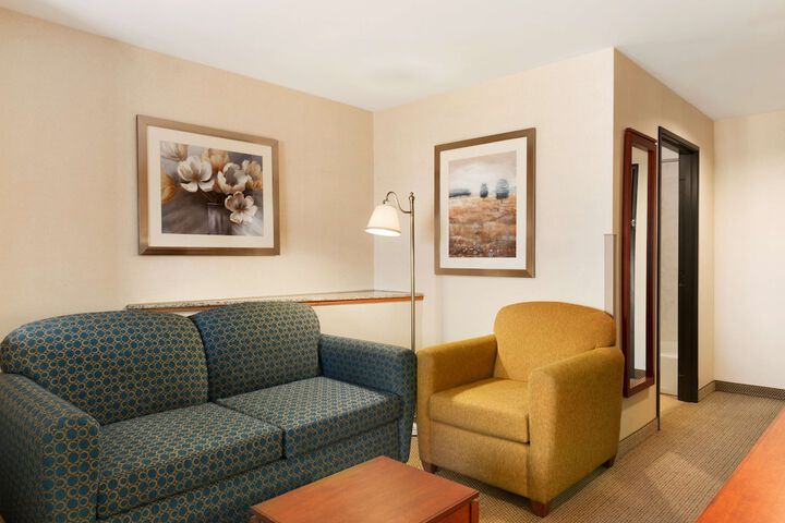 Room 13 of 26