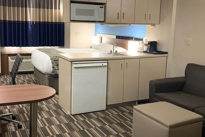 Room 6 of 19