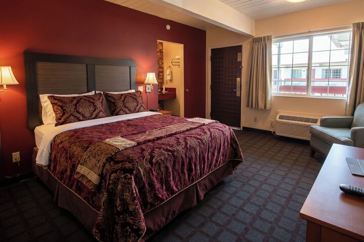 Travelers Inn by OYO Longview Kelso