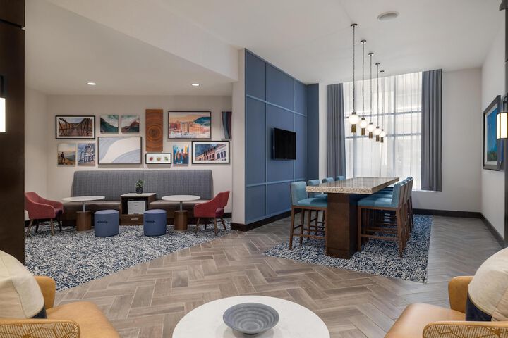 Hampton Inn & Suites Roanoke-Downtown