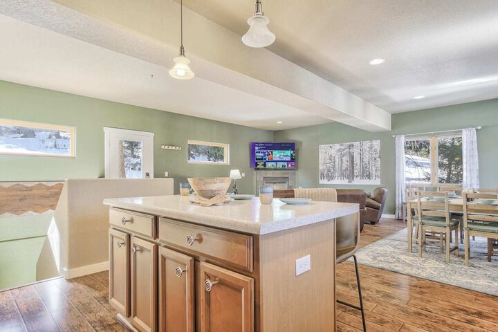 4bdhot Tubping Pong Pool Table, Gymmnt Retreat
