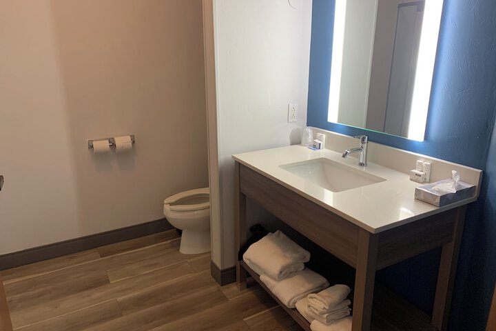 Room 20 of 49