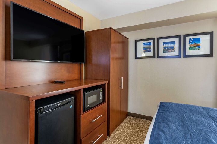 Room 12 of 27