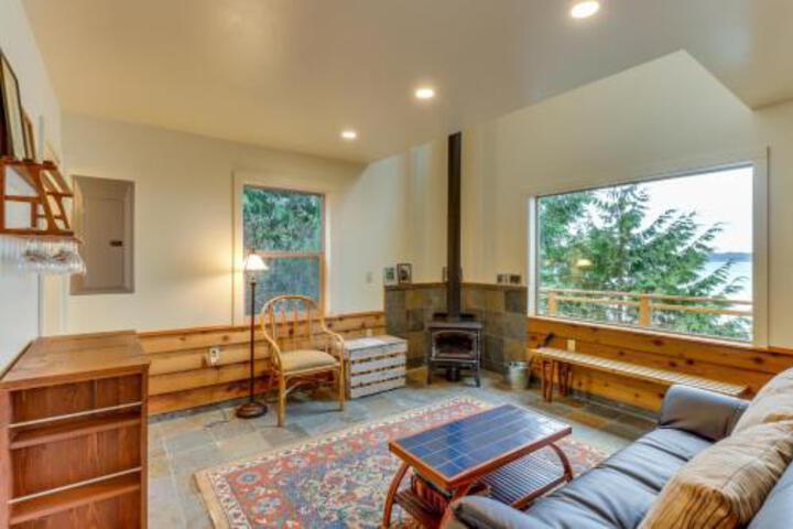 The Cabin at Oak Bay