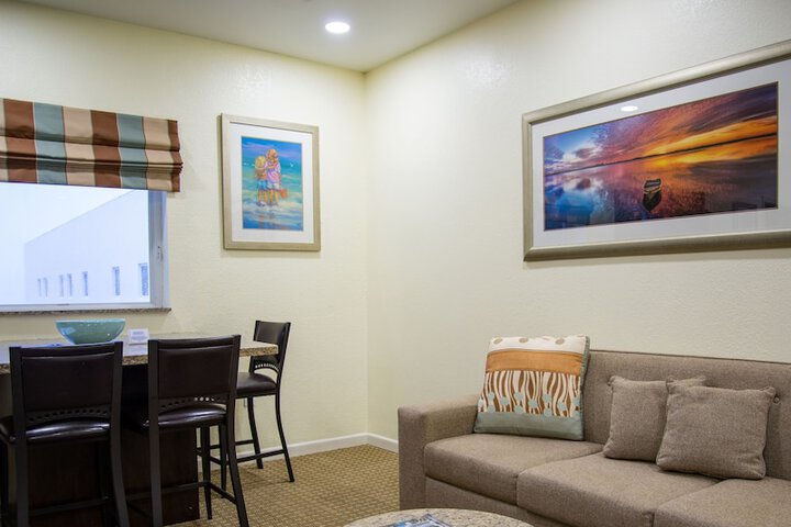 Room 25 of 47