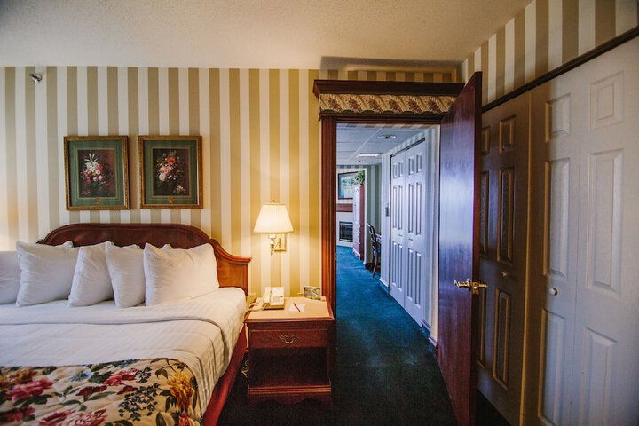 Room 27 of 44