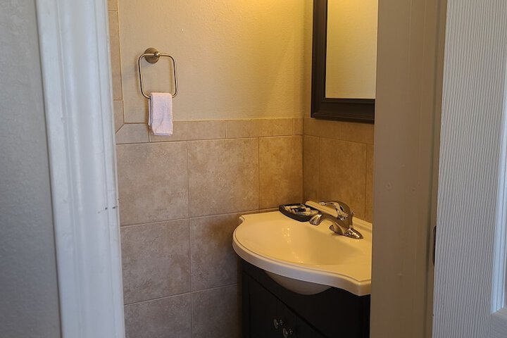 Room 7 of 9