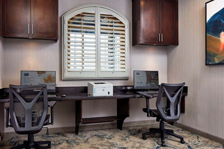 Business Center 28 of 28