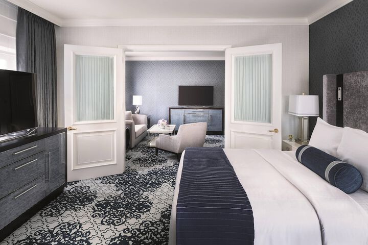Room 40 of 102