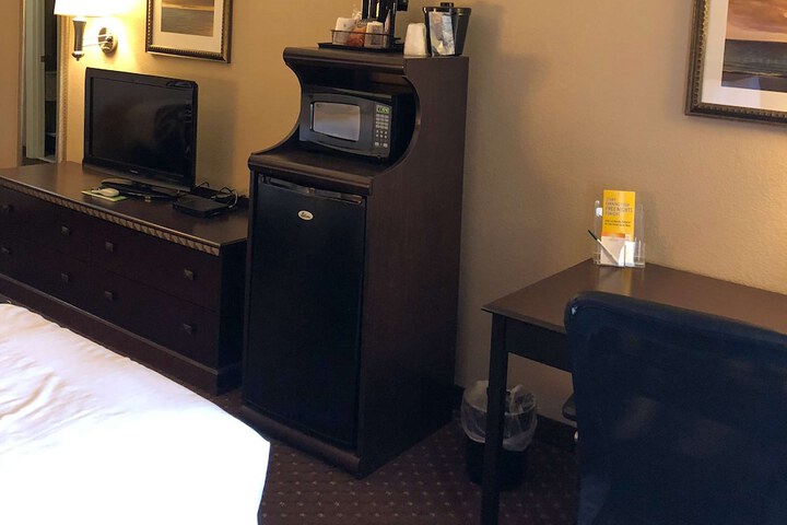 Room 37 of 65