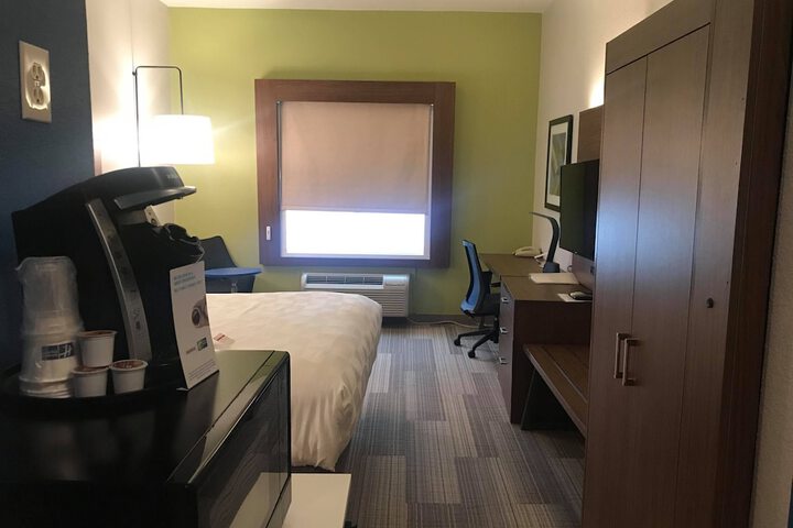 Room 42 of 68