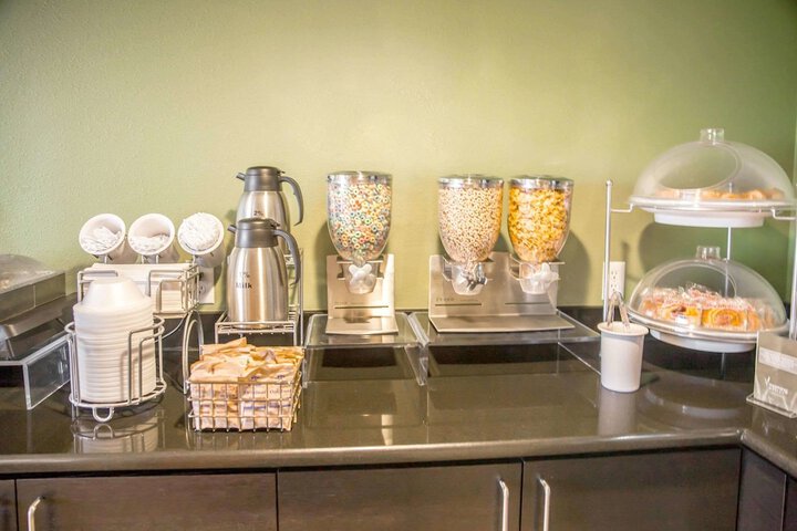 Breakfast/Coffee Service 28 of 30