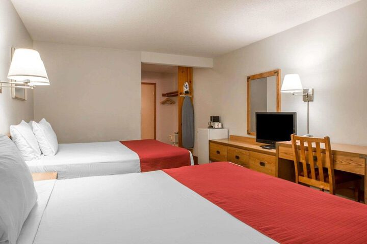 Room 13 of 26