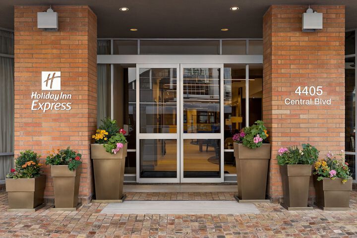 Hotel 4 of 58