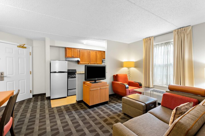 MainStay Suites Middleburg Heights Cleveland Airport