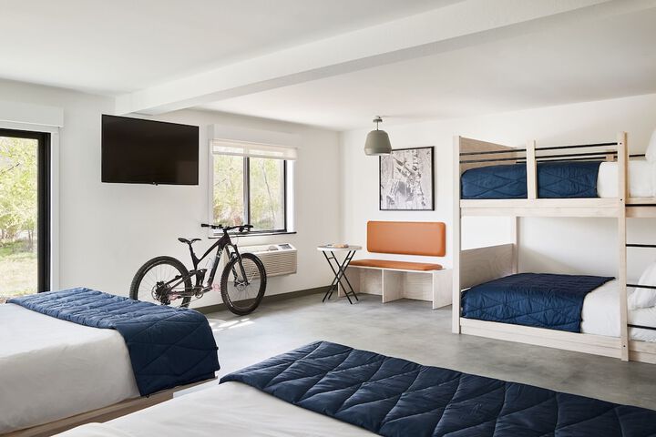 Room 20 of 34