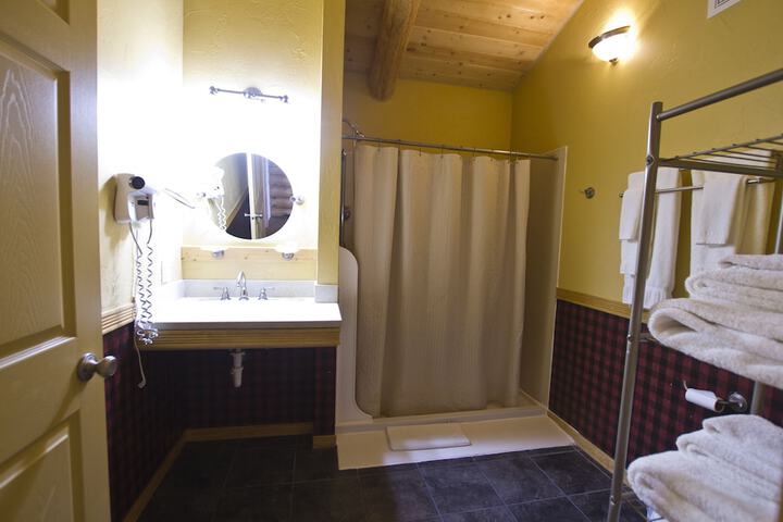 Room 26 of 38