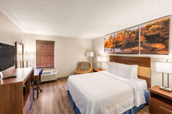 Room 9 of 17