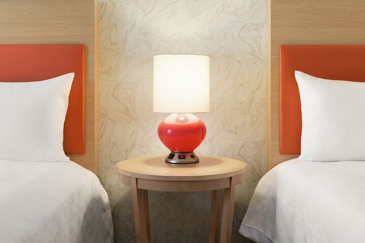 Room 26 of 38