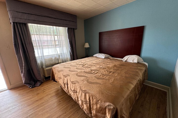 Room 29 of 40