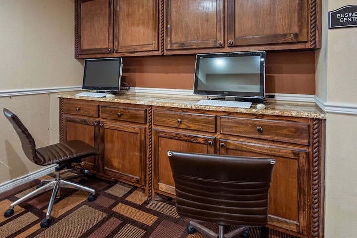 Business Center 19 of 19