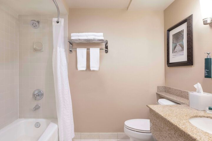 Hilton Orange County / Costa Mesa
