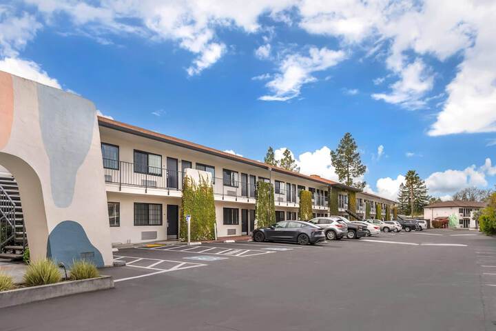 The Sandman Santa Rosa Sonoma an Ascend Collection Hotel