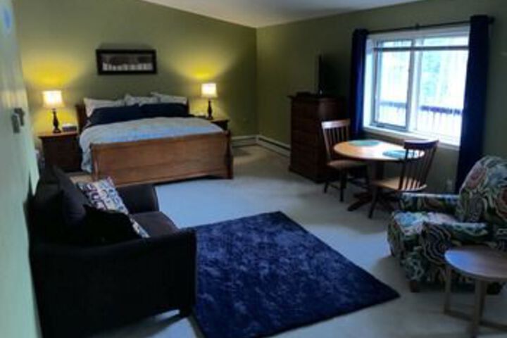 Fairbanks Moose Manor B & B