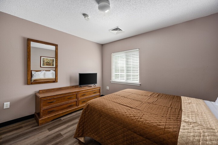 Room 12 of 30
