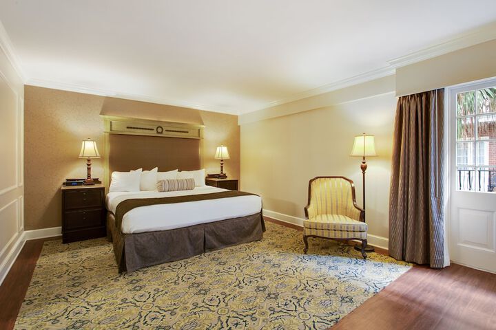 Room 52 of 67