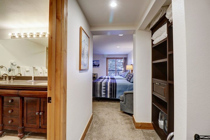 Room 16 of 27