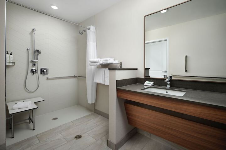 Room 12 of 27