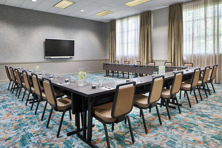 Renaissance Shoals Resort & Spa