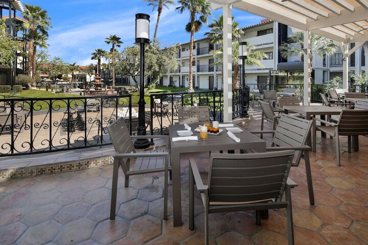 Embassy Suites by Hilton Palm Desert