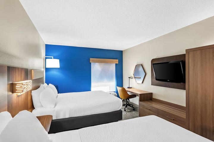 Holiday Inn Express Suites Charleston by IHG