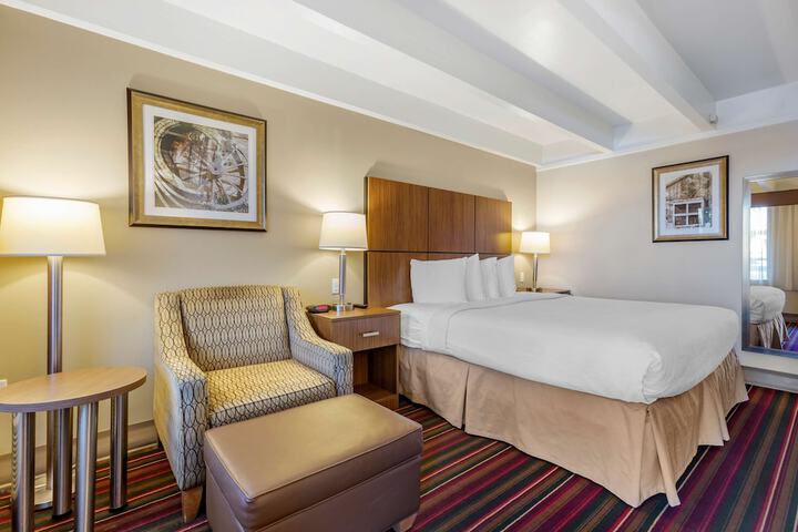 Room 10 of 29