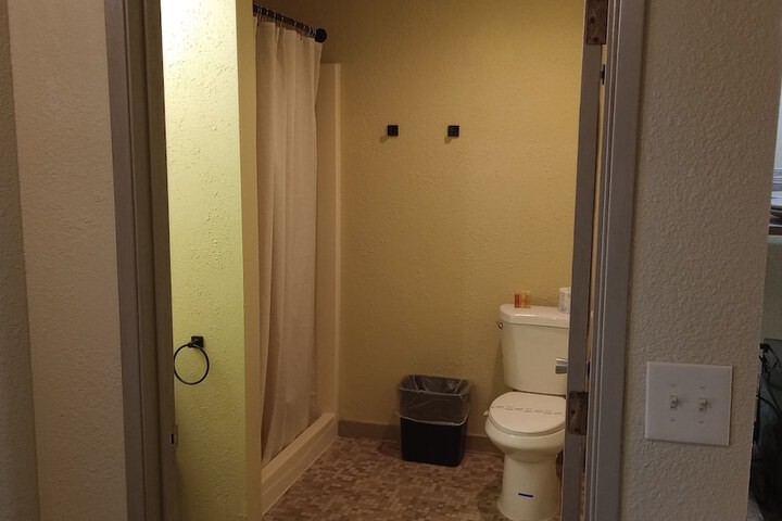 Room 94 of 128