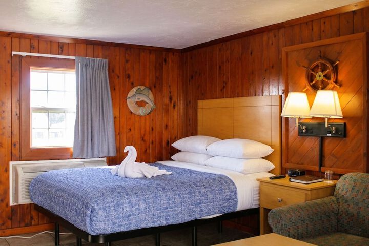 Seahorse Inn and Cottages