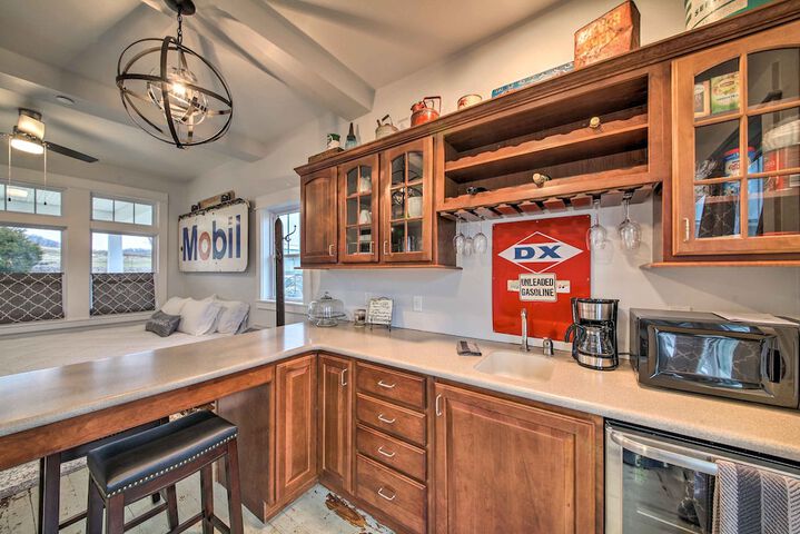 Lakefront Studio Guest Home on Hermann Wine Trail!