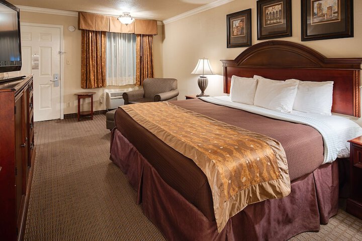 Room 12 of 19