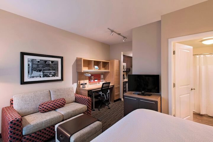 Room 12 of 26