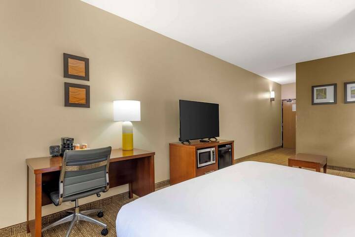 Room 11 of 38