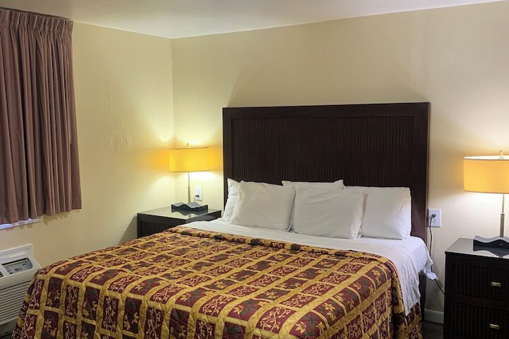 Room 7 of 14