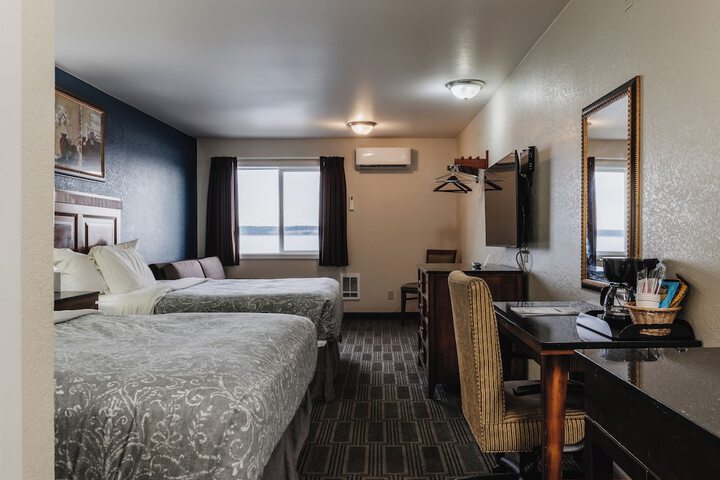 Water Front Inn