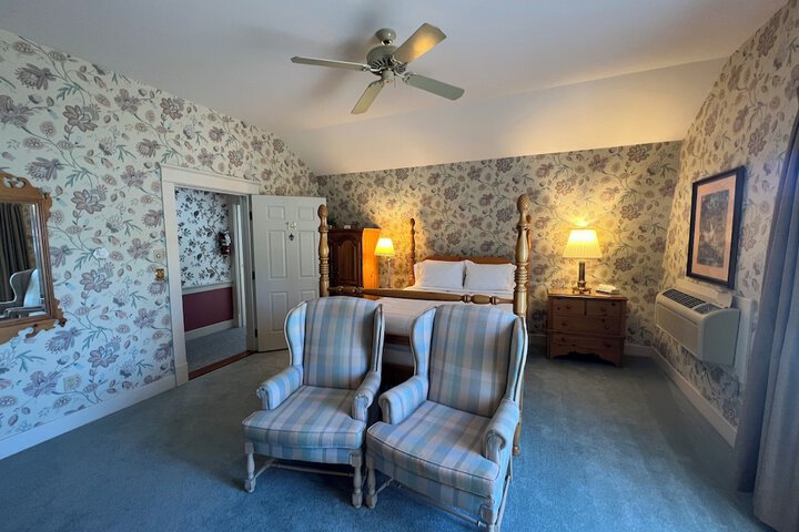 Strawtown Inn & Events